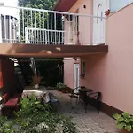 Royal Court - Hu Registered Intstud * Szekszárd