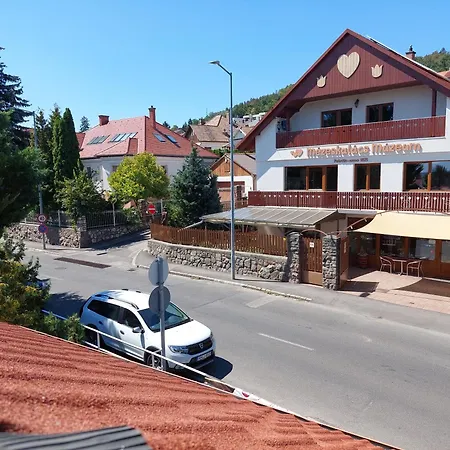 Royal Court - Hu Registered Intstud Apartment Szekszard