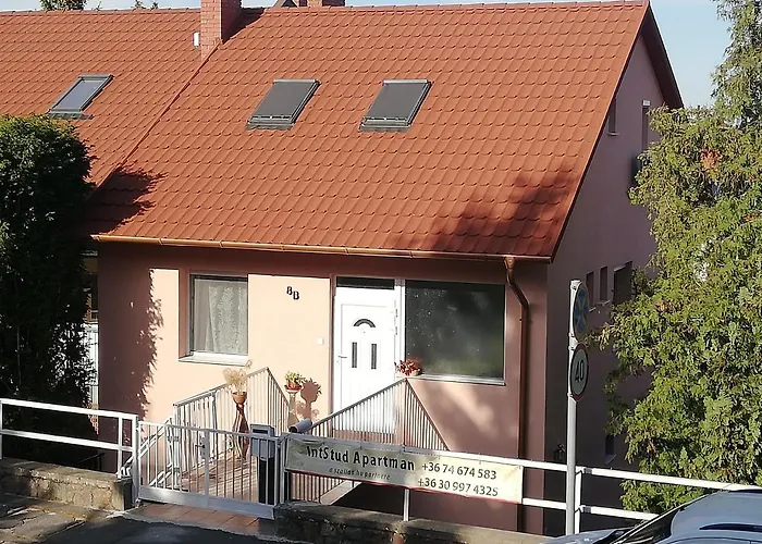 Royal Court - Hu Registered Intstud Szekszárd